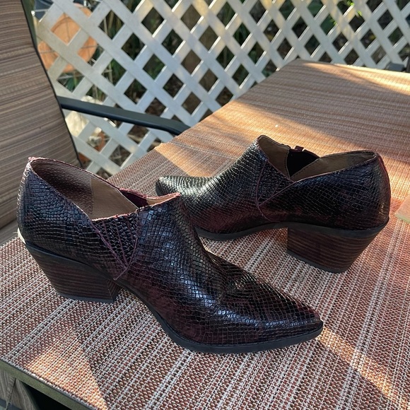 Lucky Brand Tabea Snake Print Booties | 7.5 | Leather - Picture 7 of 9